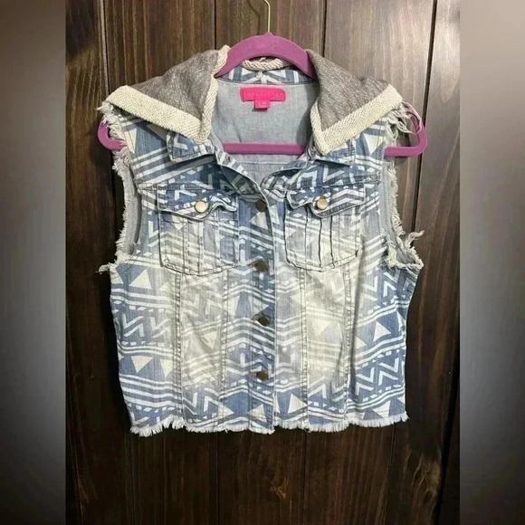 Tinseltown Southwestern Denim Vest. Size: Medium - Picture 4 of 11